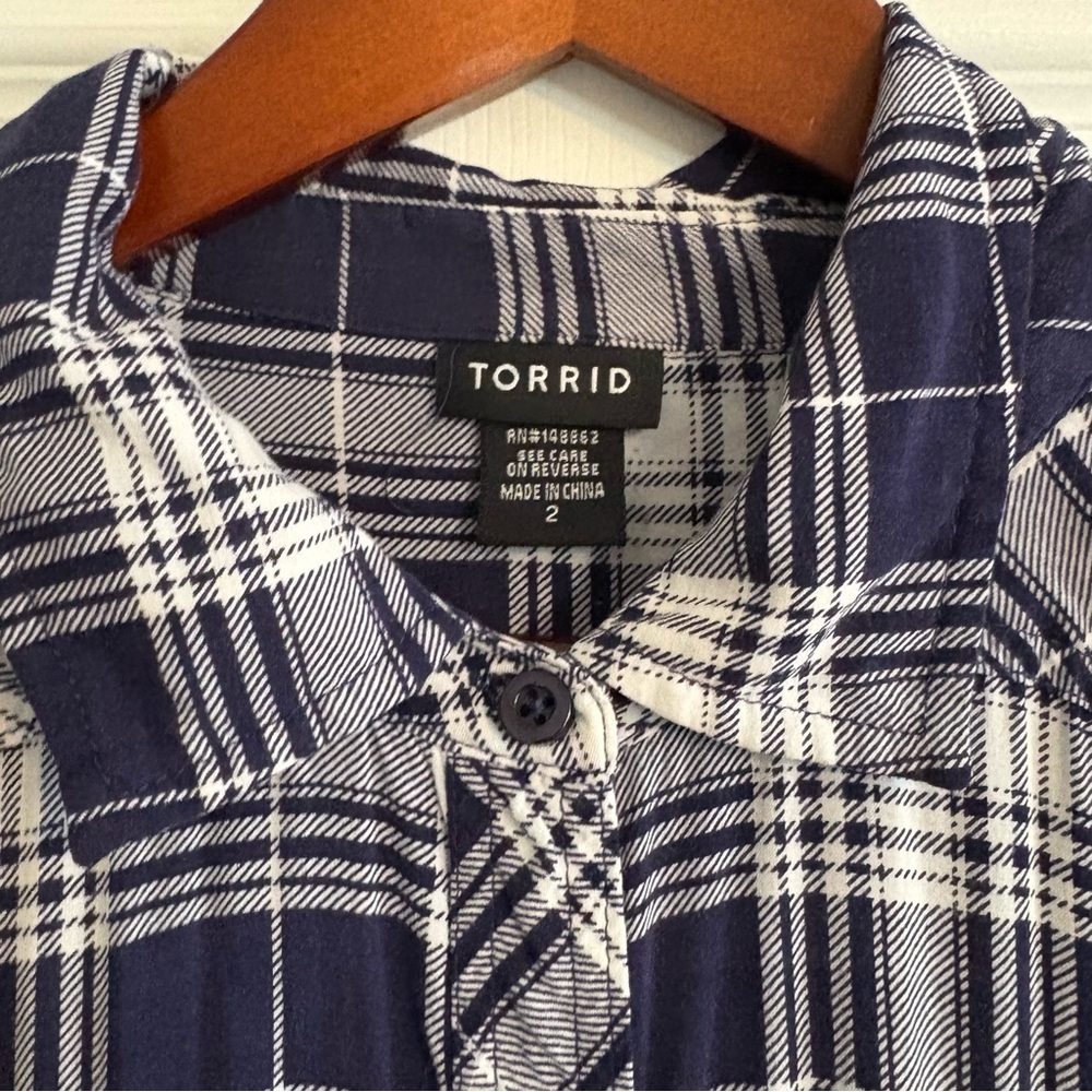 Torrid Navy & White Plaid Challis Camp Button Down Shirt With Collar Size 2X - Picture 3 of 12